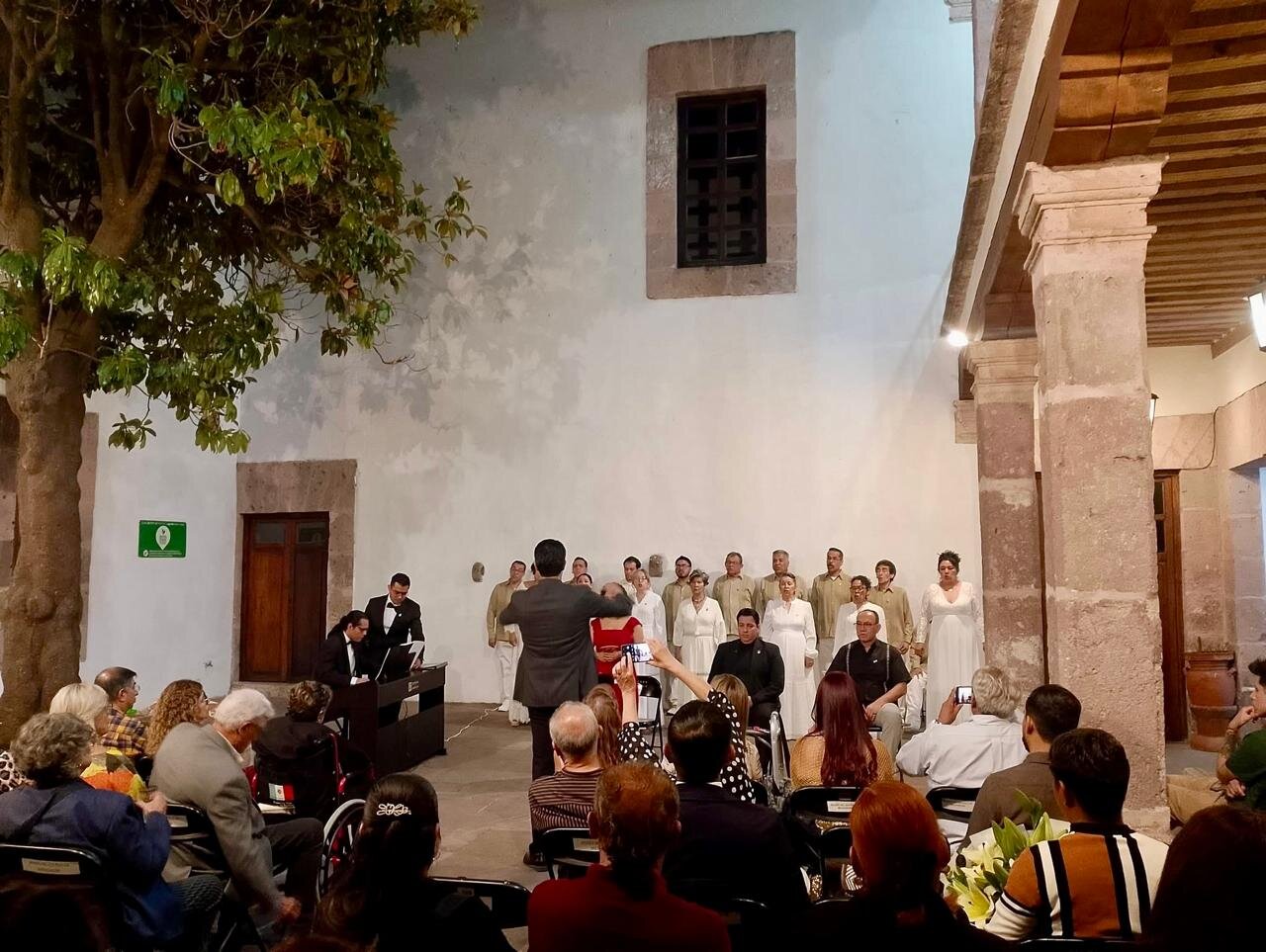 Vista del público en el Museo del Estado